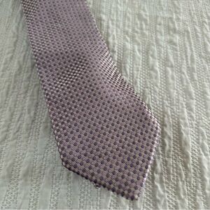 Geoffrey‎ Beene Lavender and Beige Patterned Tie